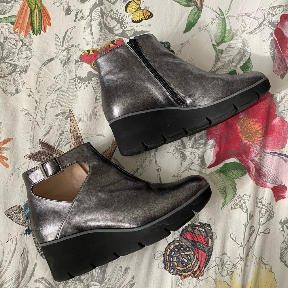 Gadea Wedge Heeled Booties - Picture 2 of 3